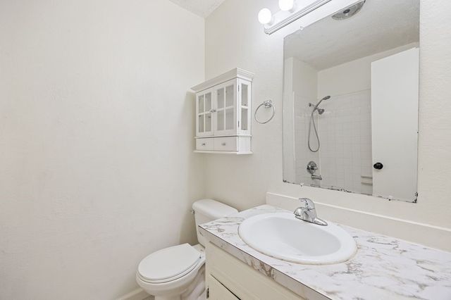 6501 Levitt Drive, Watauga, TX 76148