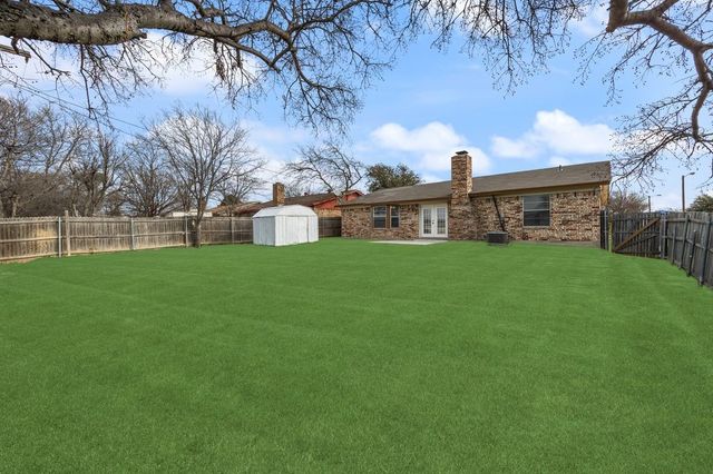 6501 Levitt Drive, Watauga, TX 76148