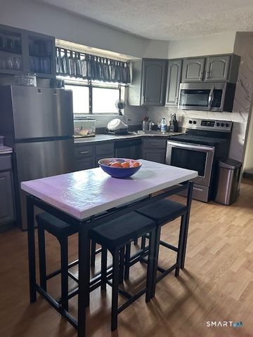 56 Angel Drive C, Waterbury, CT 06708