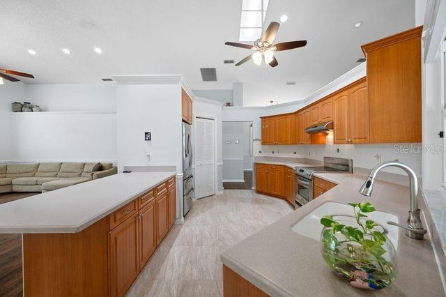 5321 GARDENS DR, Sarasota, FL 34243