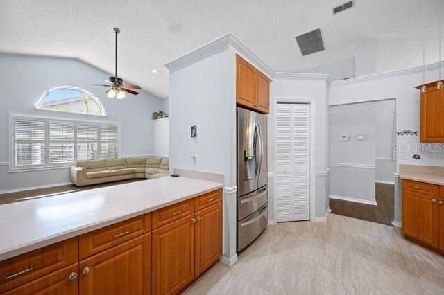 5321 GARDENS DR, Sarasota, FL 34243