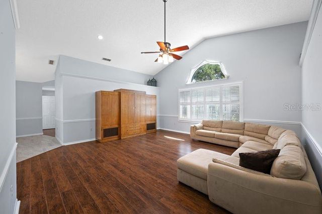 5321 GARDENS DR, Sarasota, FL 34243