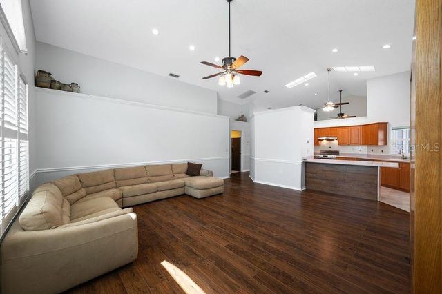 5321 GARDENS DR, Sarasota, FL 34243