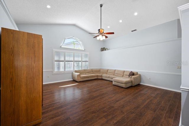 5321 GARDENS DR, Sarasota, FL 34243