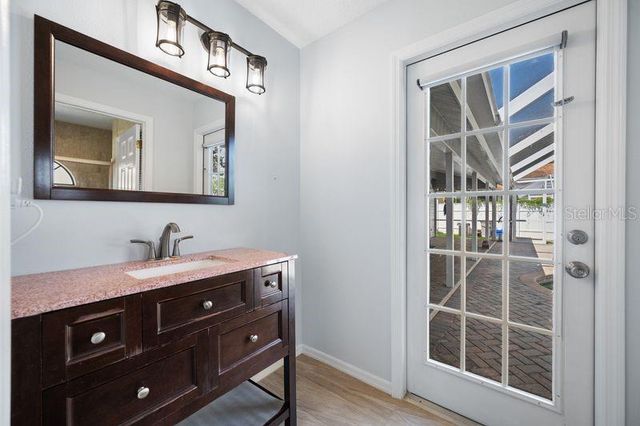 5321 GARDENS DR, Sarasota, FL 34243