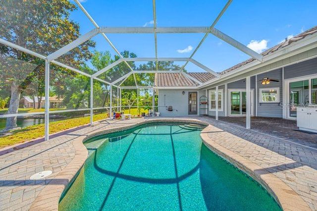 5321 GARDENS DR, Sarasota, FL 34243