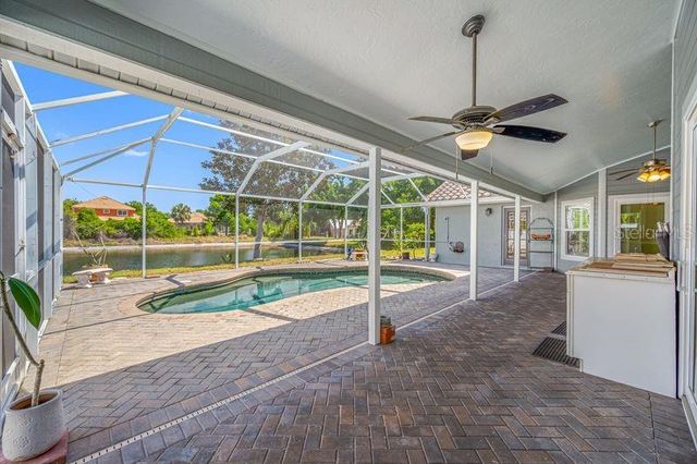 5321 GARDENS DR, Sarasota, FL 34243