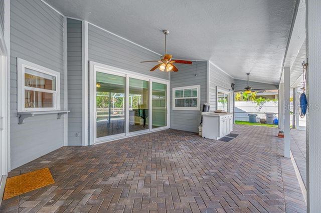 5321 GARDENS DR, Sarasota, FL 34243