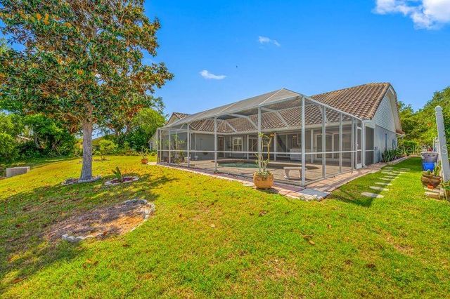 5321 GARDENS DR, Sarasota, FL 34243