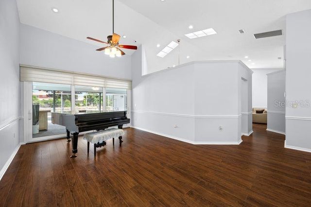 5321 GARDENS DR, Sarasota, FL 34243