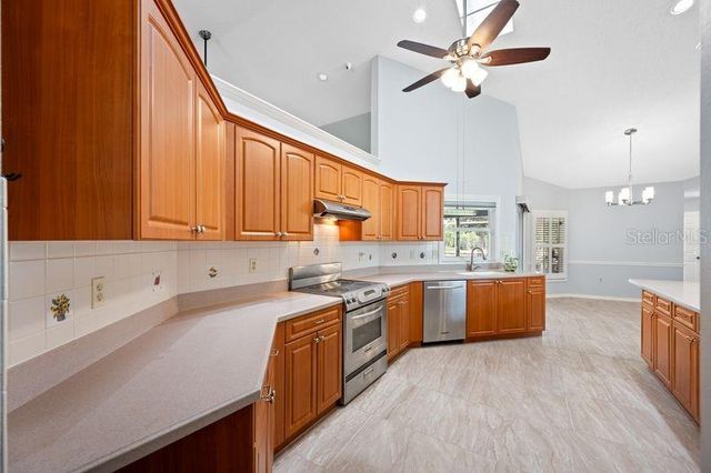 5321 GARDENS DR, Sarasota, FL 34243