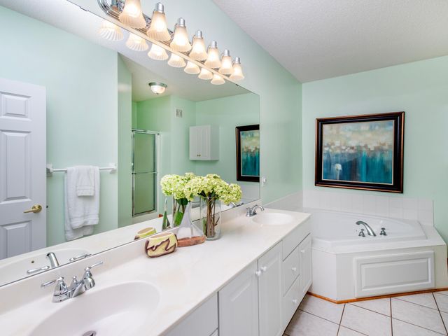7323 Brittany Lane, Inver Grove Heights, MN 55076