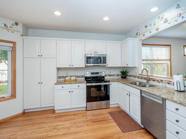 7323 Brittany Lane, Inver Grove Heights, MN 55076