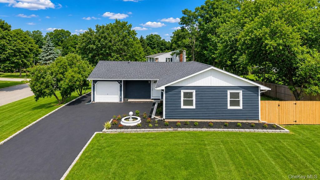 1 Martin Court, Coram, NY 11727 — exterior