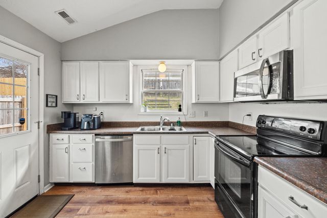 224 White Oak Trace, Lexington, KY 40511