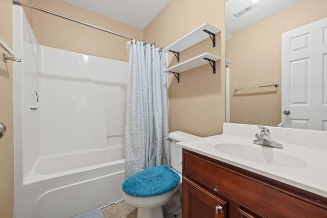 224 White Oak Trace, Lexington, KY 40511