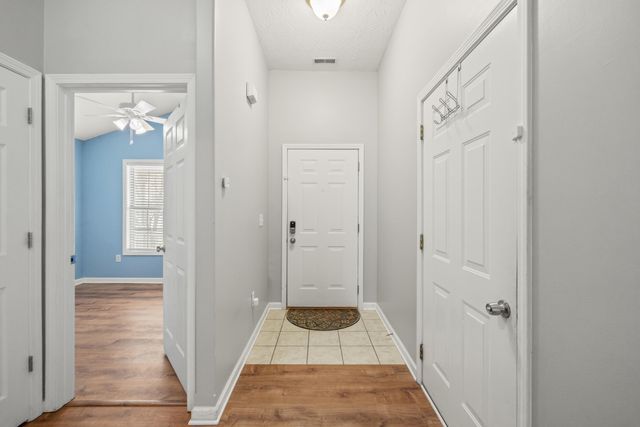 224 White Oak Trace, Lexington, KY 40511