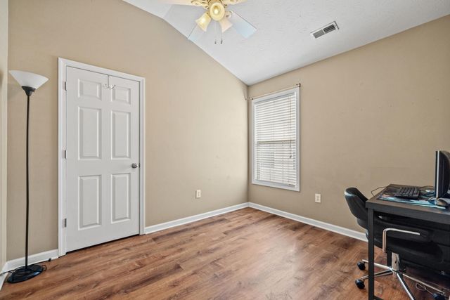 224 White Oak Trace, Lexington, KY 40511