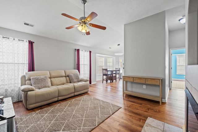 224 White Oak Trace, Lexington, KY 40511