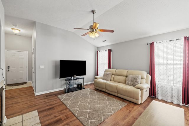 224 White Oak Trace, Lexington, KY 40511