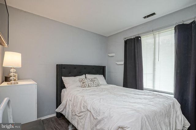 5012B DUNBARTON RD, Mount Laurel, NJ 08054