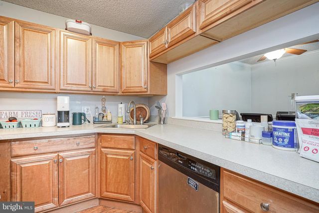 5012B DUNBARTON RD, Mount Laurel, NJ 08054