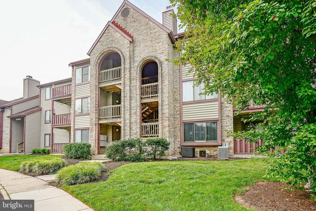 5012B DUNBARTON RD, Mount Laurel, NJ 08054