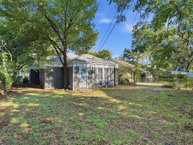 3712 College Avenue, Fort Worth, TX 76110