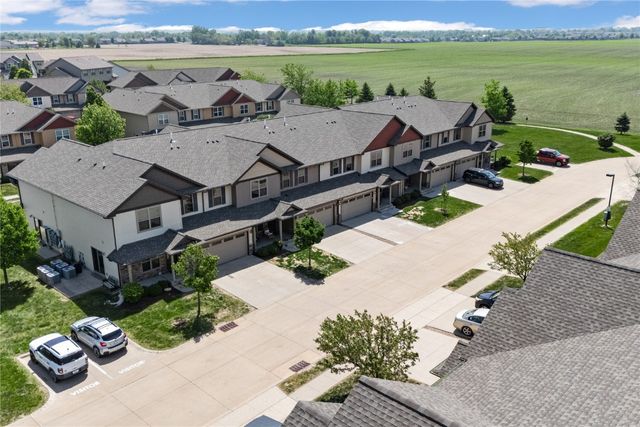 414 Churchill Dr, North Liberty, IA 52317