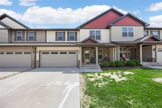 414 Churchill Dr, North Liberty, IA 52317
