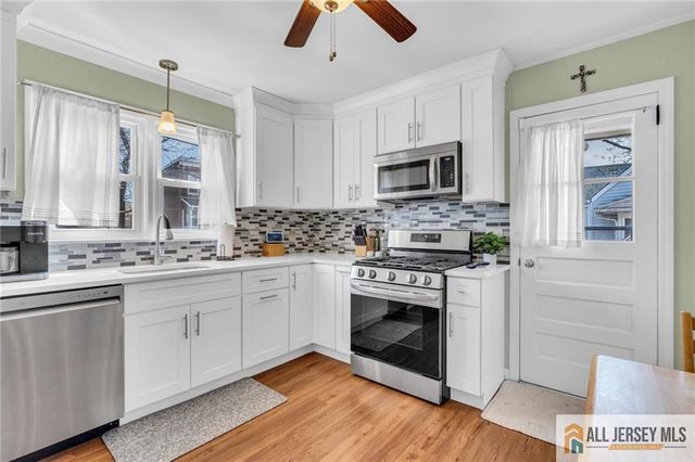 25 Woodview Avenue, Fords, NJ 08863