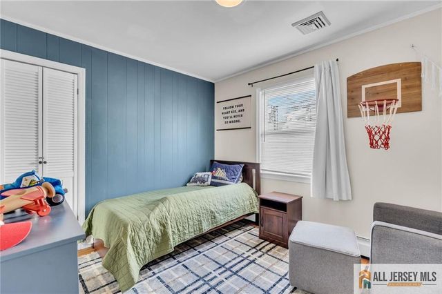 25 Woodview Avenue, Fords, NJ 08863