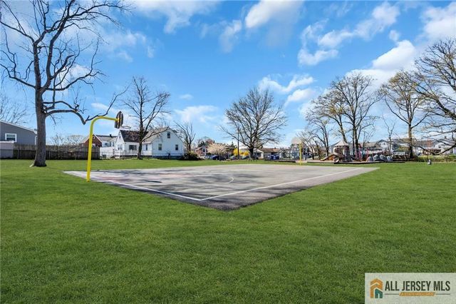 25 Woodview Avenue, Fords, NJ 08863