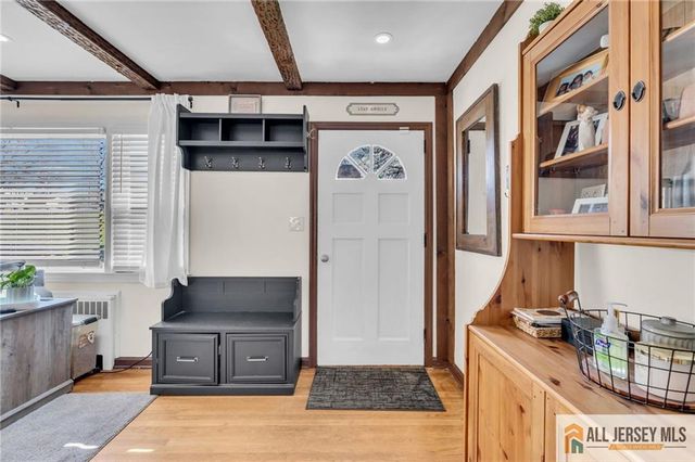 25 Woodview Avenue, Fords, NJ 08863