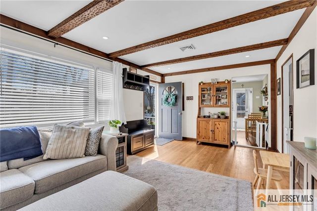 25 Woodview Avenue, Fords, NJ 08863