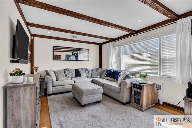 25 Woodview Avenue, Fords, NJ 08863