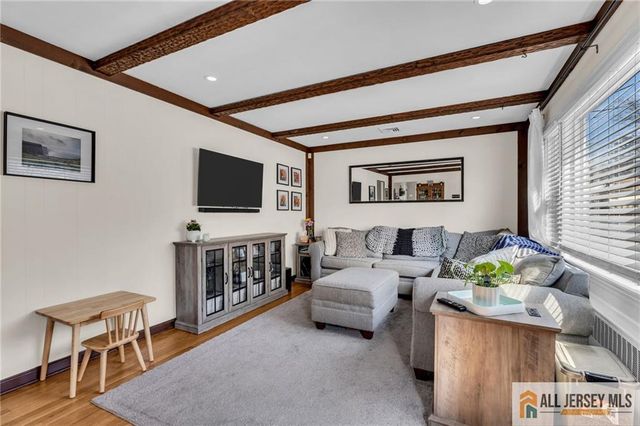 25 Woodview Avenue, Fords, NJ 08863