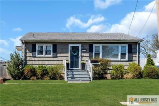 25 Woodview Avenue, Fords, NJ 08863