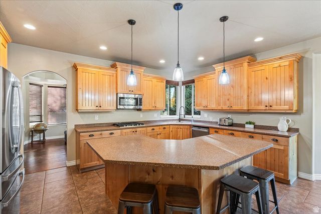 3376 W WATER CRESCENT PL, South Jordan, UT 84095