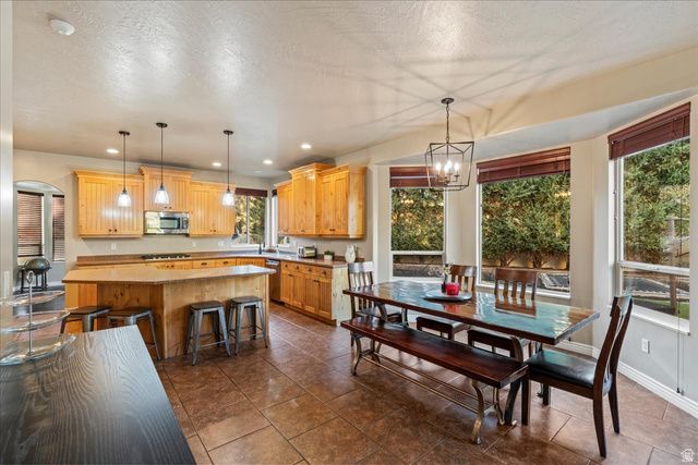 3376 W WATER CRESCENT PL, South Jordan, UT 84095