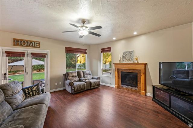 3376 W WATER CRESCENT PL, South Jordan, UT 84095