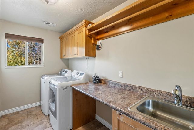 3376 W WATER CRESCENT PL, South Jordan, UT 84095