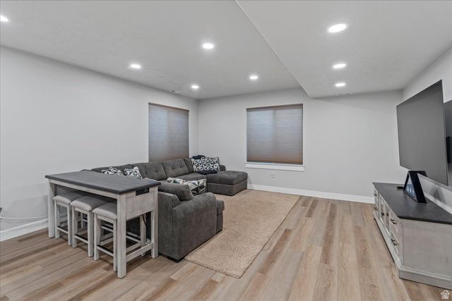 3376 W WATER CRESCENT PL, South Jordan, UT 84095