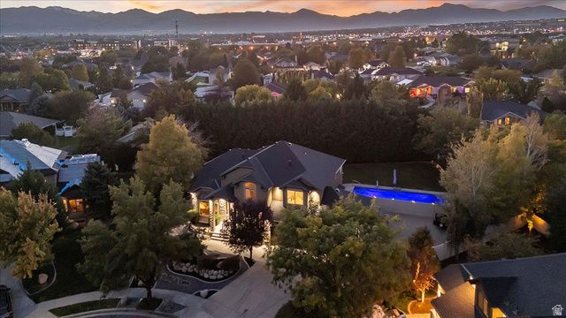 3376 W WATER CRESCENT PL, South Jordan, UT 84095