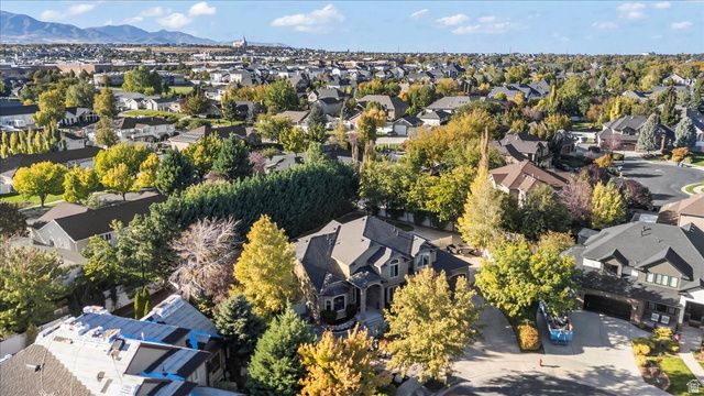 3376 W WATER CRESCENT PL, South Jordan, UT 84095