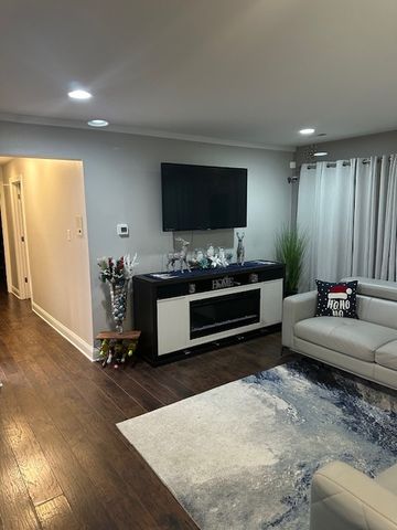 3341 184th Street 1B, Homewood, IL 60430