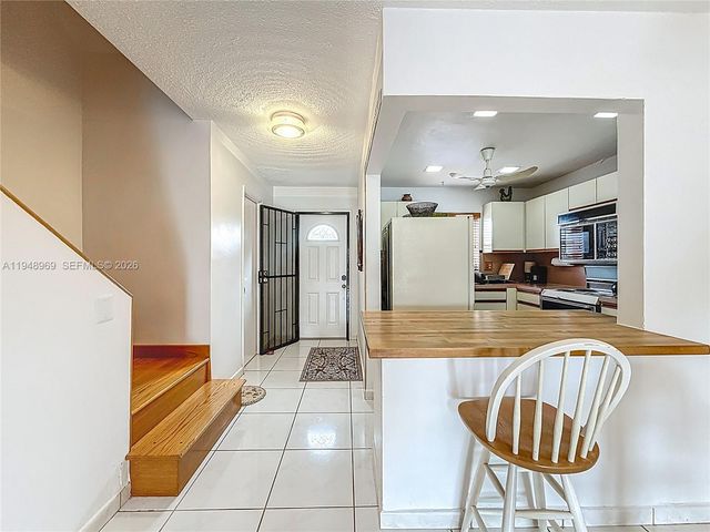 2205 NE 123rd St 2205, North Miami, FL 33181