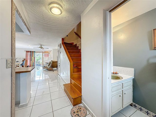 2205 NE 123rd St 2205, North Miami, FL 33181