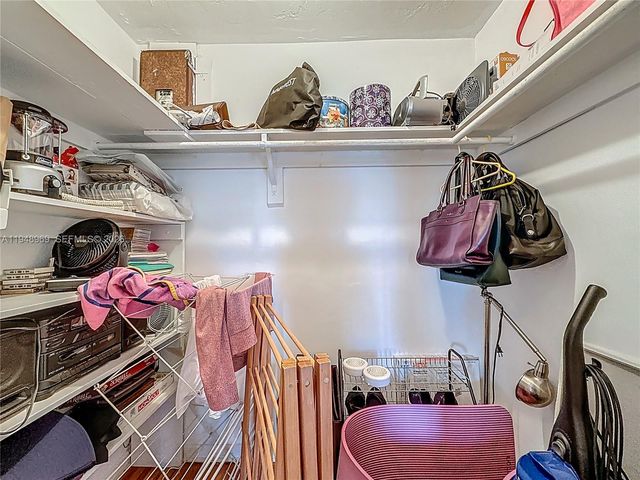 2205 NE 123rd St 2205, North Miami, FL 33181