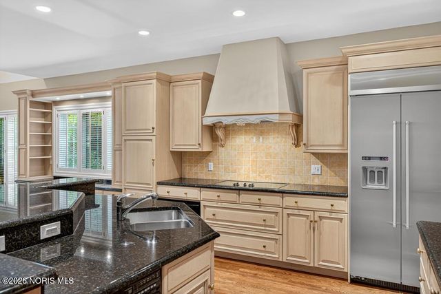 15 Stableside Road, Ottawa Hills, OH 43615